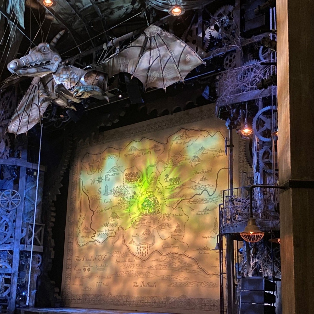 Elmgrove Primary & Nursery - Year 6 Theatre Visit to watch 'Wicked'